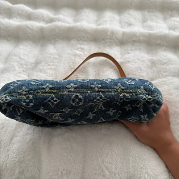 Louis Vuitton Denim Mini Pleaty - Picture 8 of 16